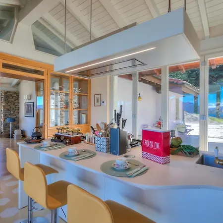 Paradis Relais Infinity Pool Lake View Villa