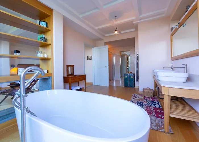 Villa Paradis Relais Infinity Pool View Belgirate