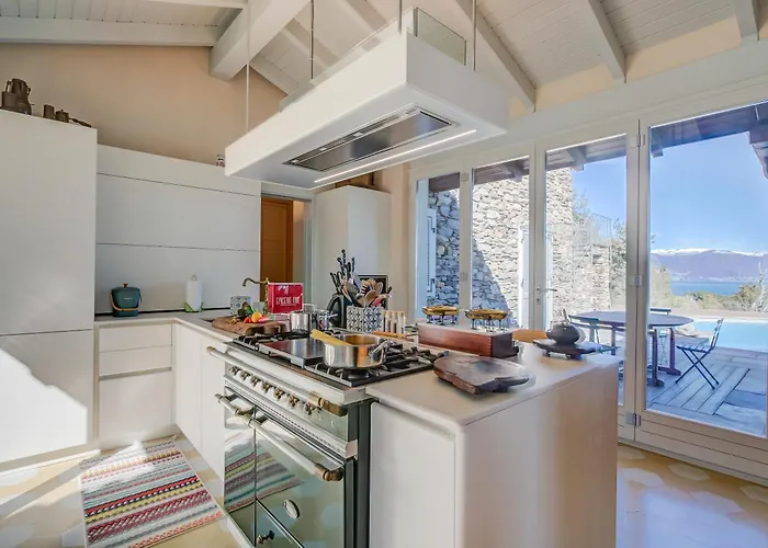 Villa Paradis Relais Infinity Pool View